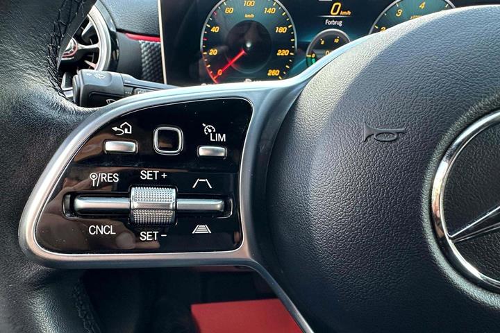 Rød Mercedes A200 fra 2019