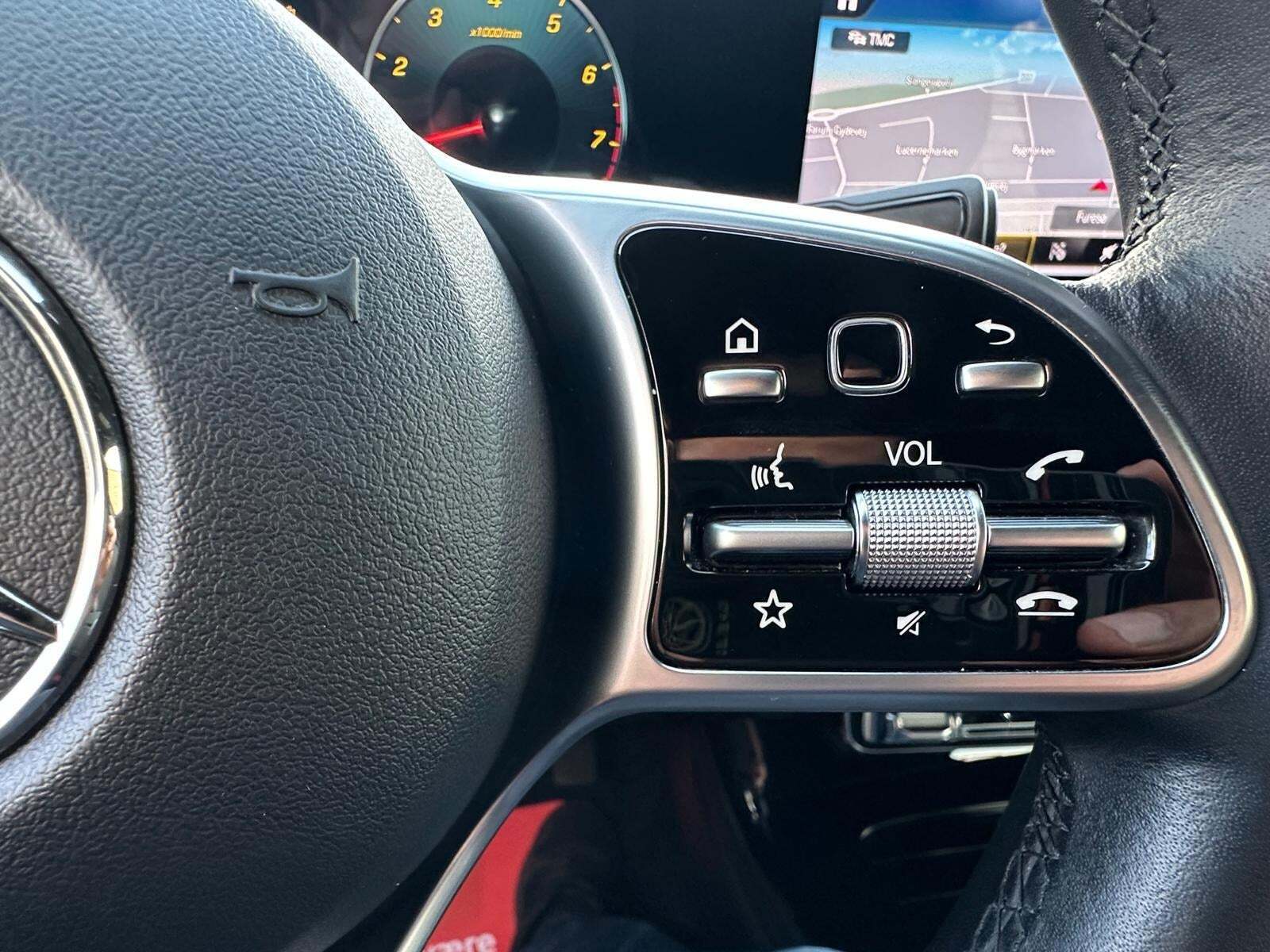 Rød Mercedes A200 fra 2019