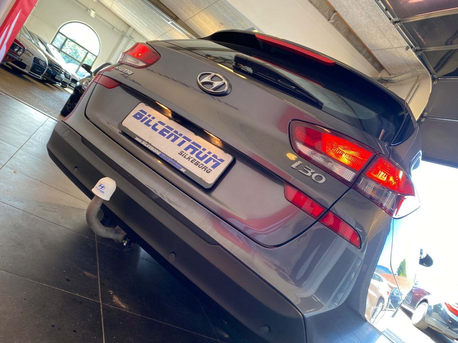 Grå Hyundai i30 fra 2017
