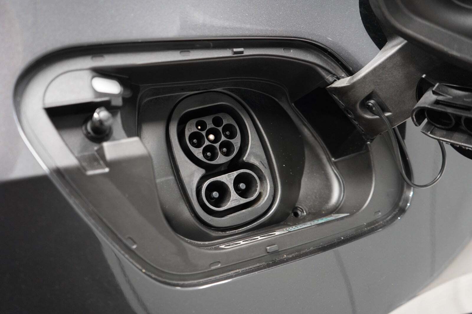 Grå Cupra Born fra 2023