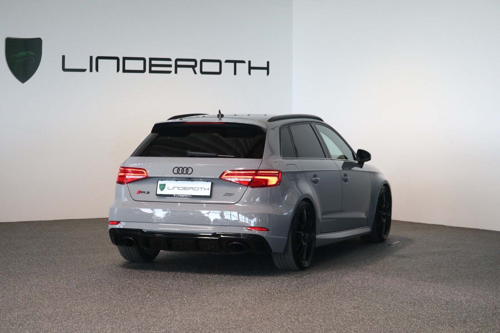 Grå Audi RS3 fra 2018