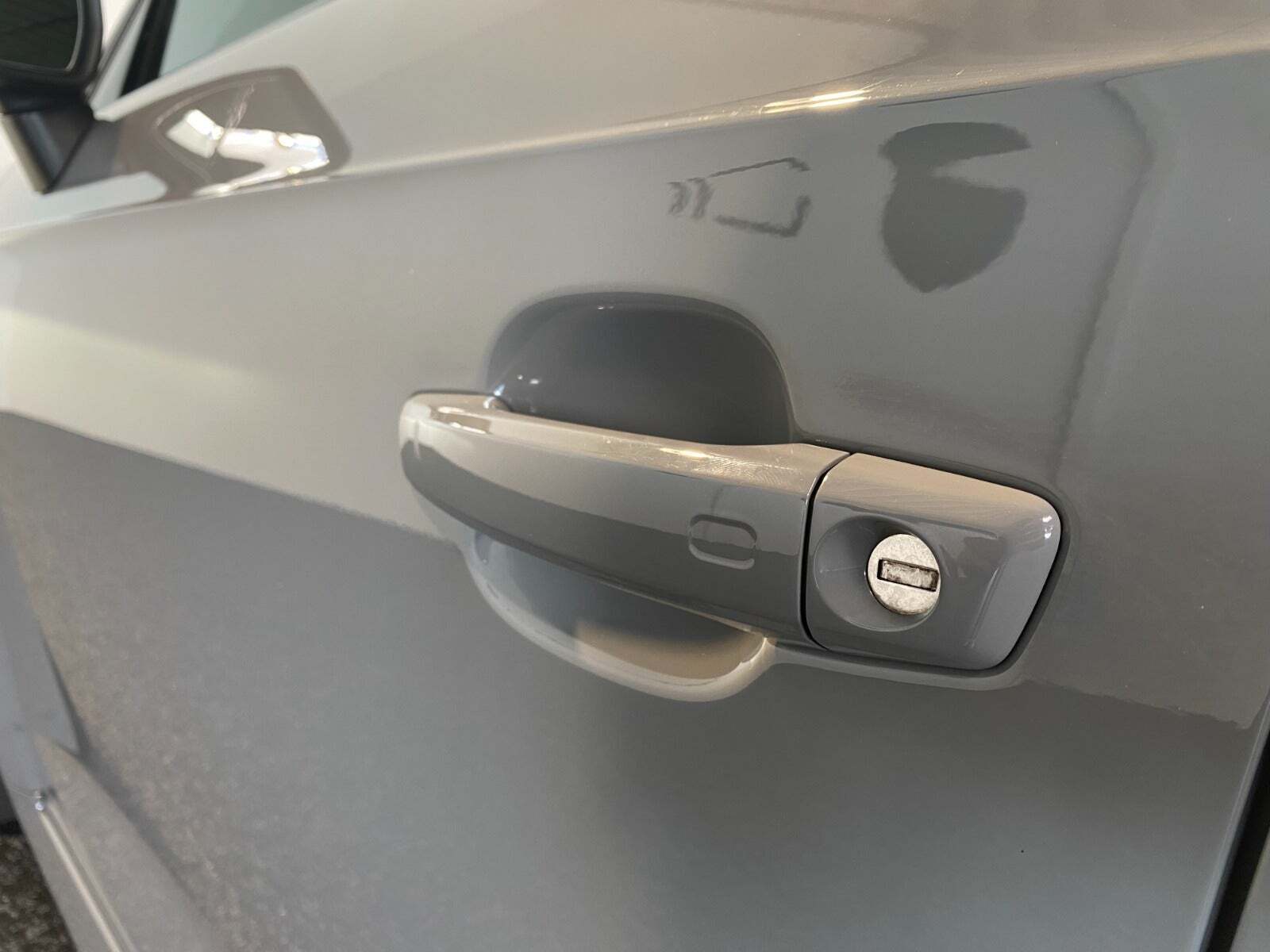 Grå Audi RS3 fra 2018 set udefra