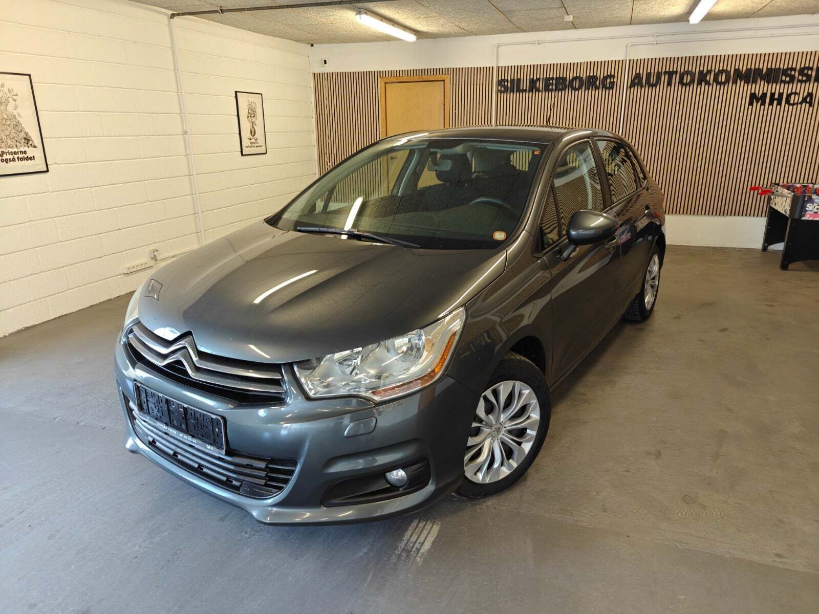 Gul Citroën C4 fra 2014 set udefra