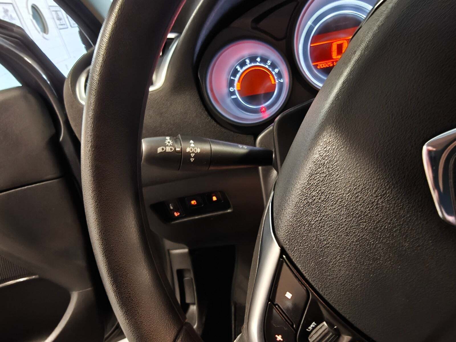 Gul Citroën C4 fra 2014