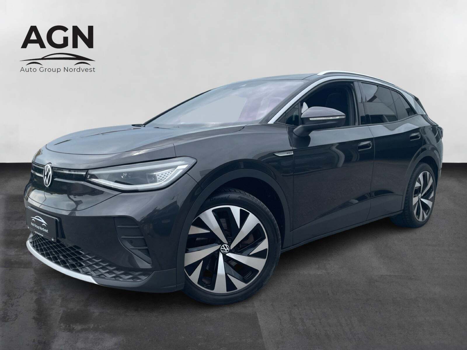 Grå VW ID.4 fra 2022 set udefra