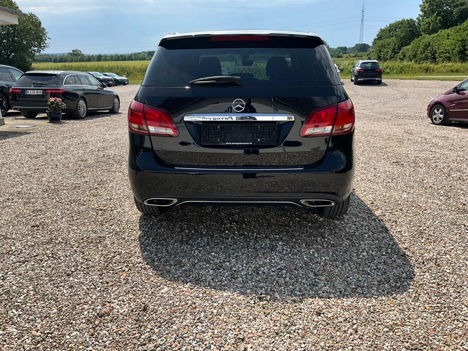 undefined Mercedes B180 d fra 2016 set udefra