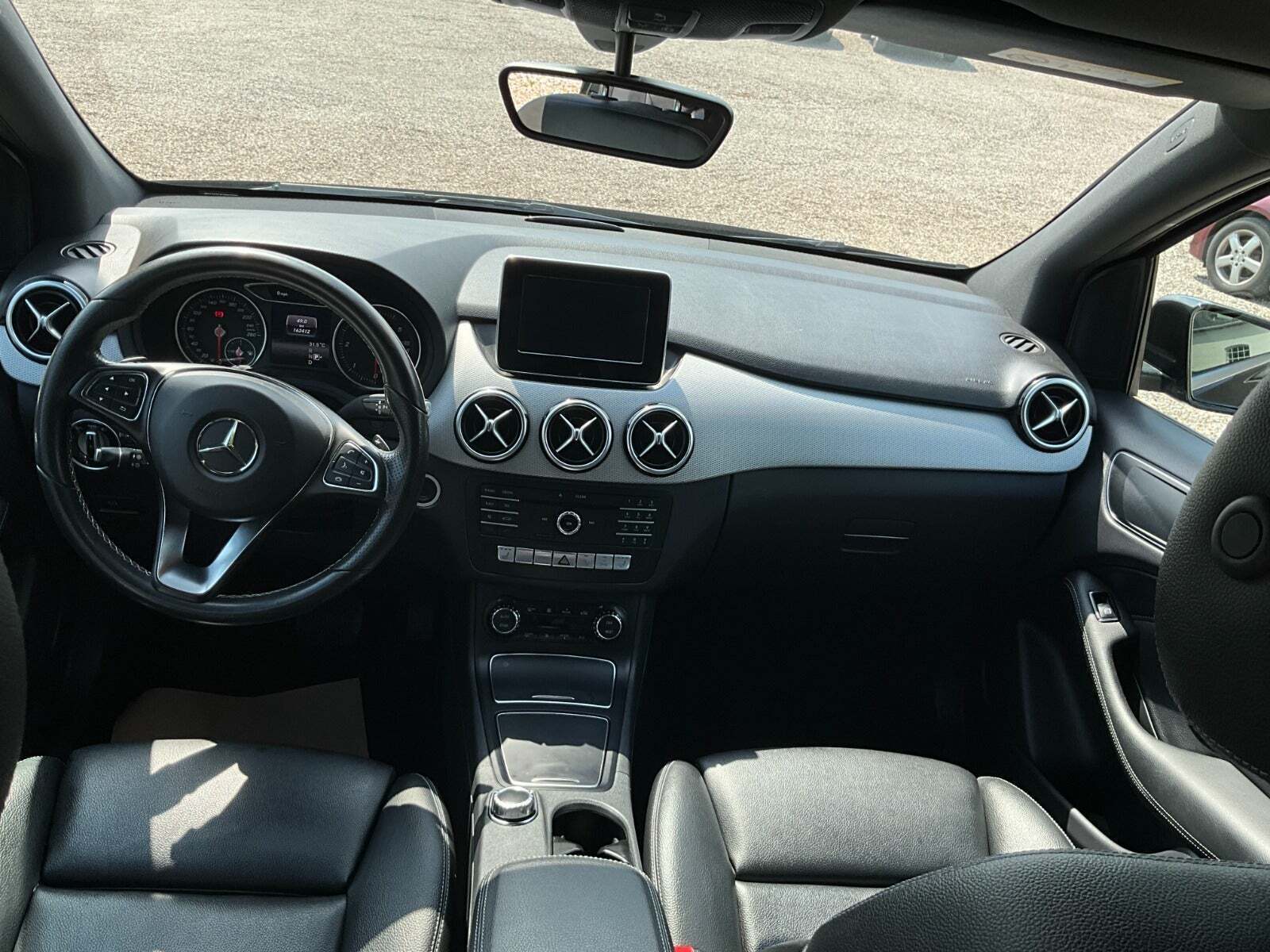 undefined Mercedes B180 d fra 2016 set indefra