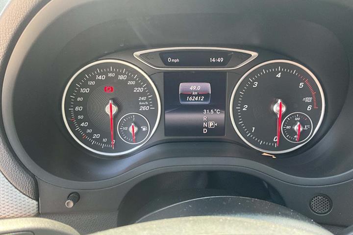 undefined Mercedes B180 d fra 2016 set indefra
