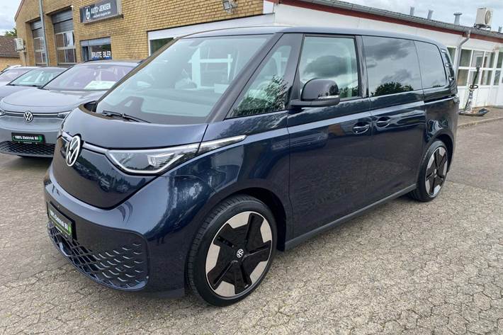 Blå VW ID.Buzz fra 2024 set udefra