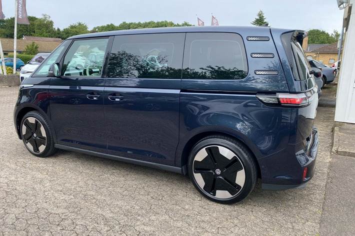 Blå VW ID.Buzz fra 2024