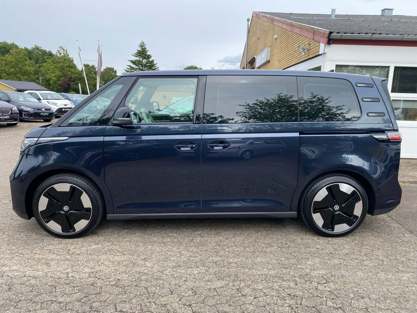 VW ID.Buzz 77 Pro SWB