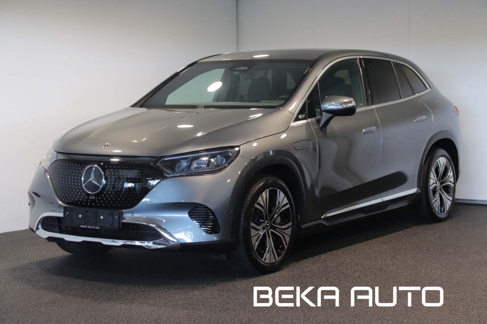 Mercedes EQE300 SUV Electric Art