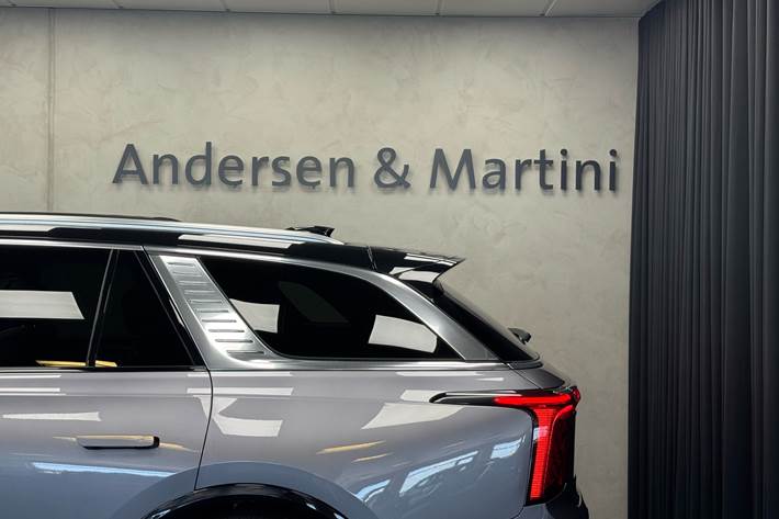 Grå Hongqi E-HS9 fra 2025