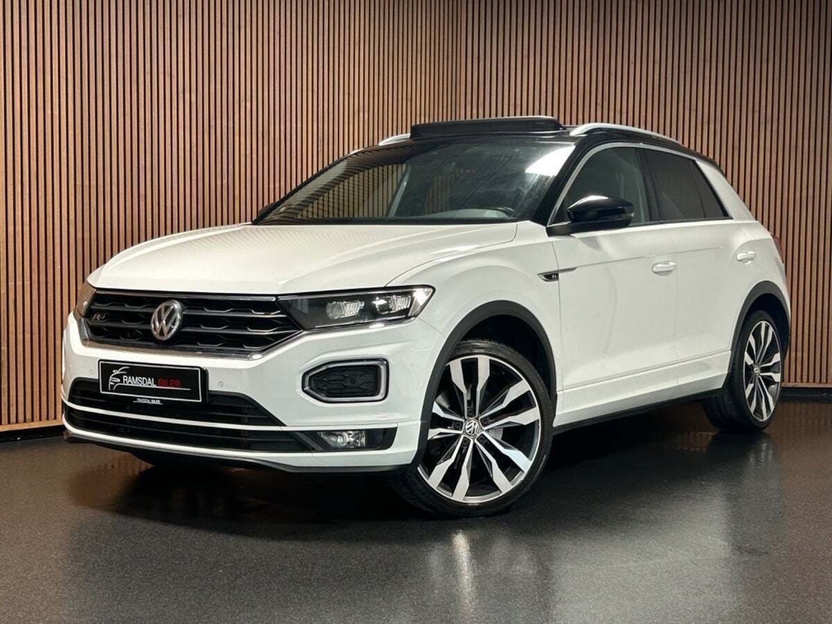 Hvid VW T-Roc fra 2018 set udefra