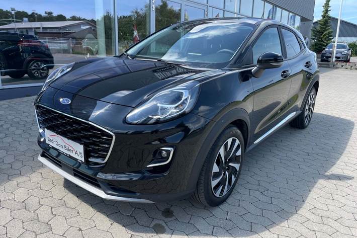 Sort Ford Puma fra 2022 set udefra