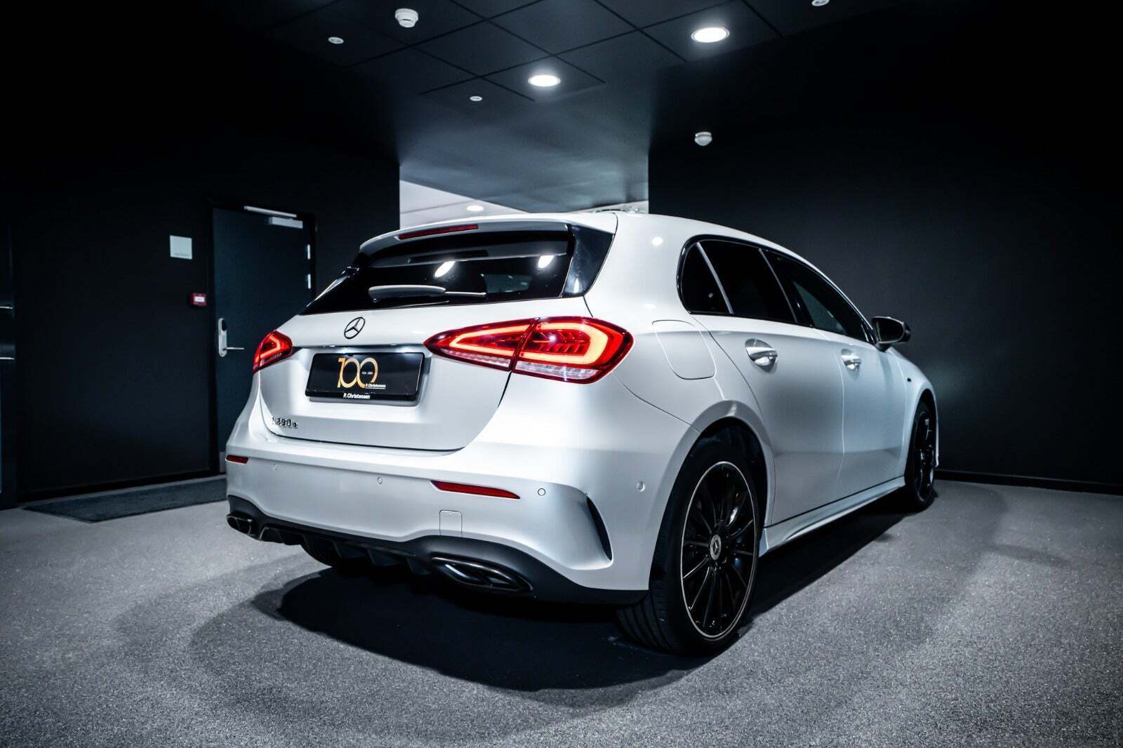 Sølv Mercedes A250 e fra 2020