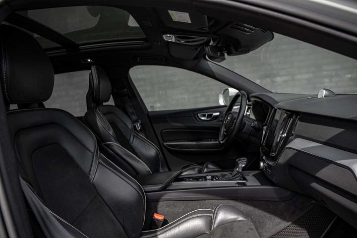 Rød Volvo XC60 fra 2018