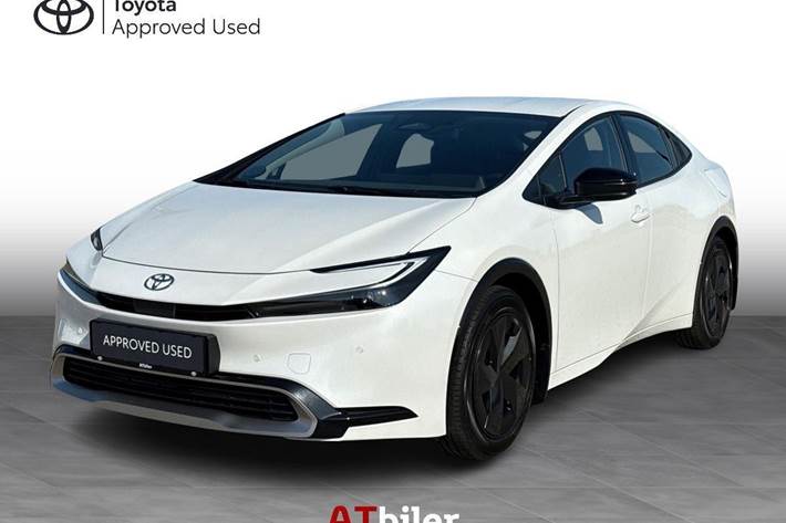 Hvid Toyota Prius Plug-in fra 2024 set udefra