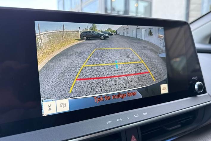 Hvid Toyota Prius Plug-in fra 2024