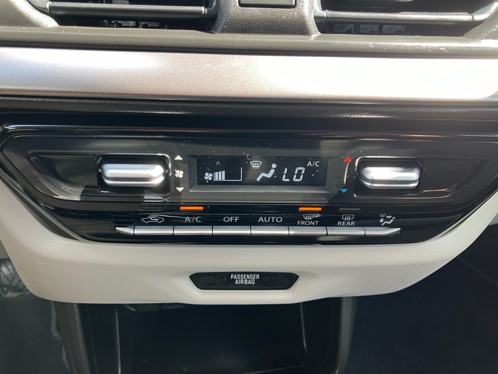 Grå Suzuki Swift fra 2024