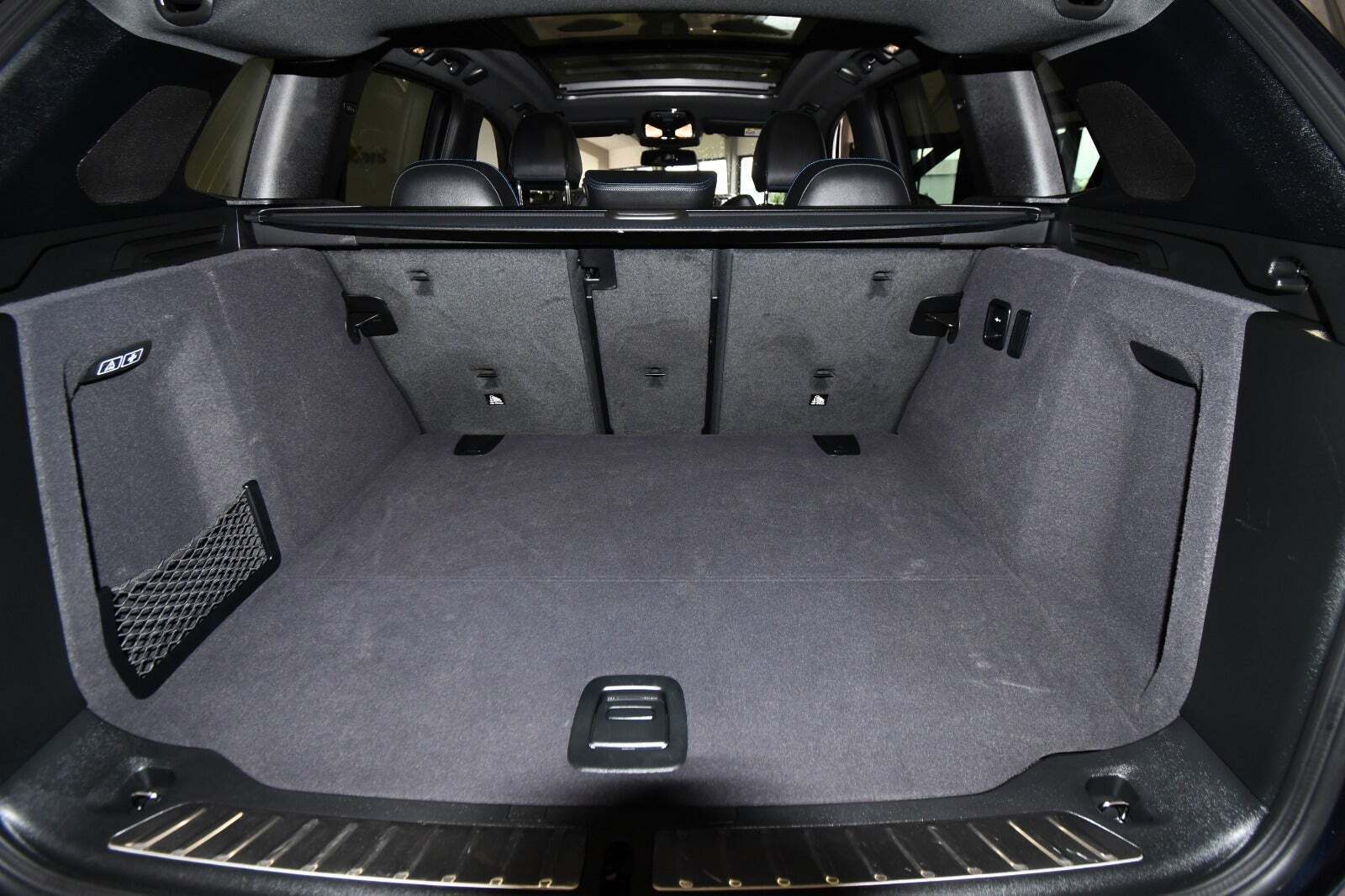 Sort BMW iX3 fra 2024