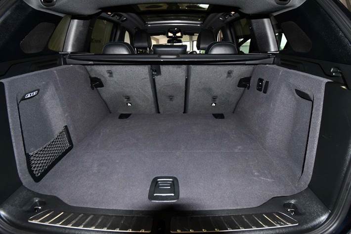 Sort BMW iX3 fra 2024