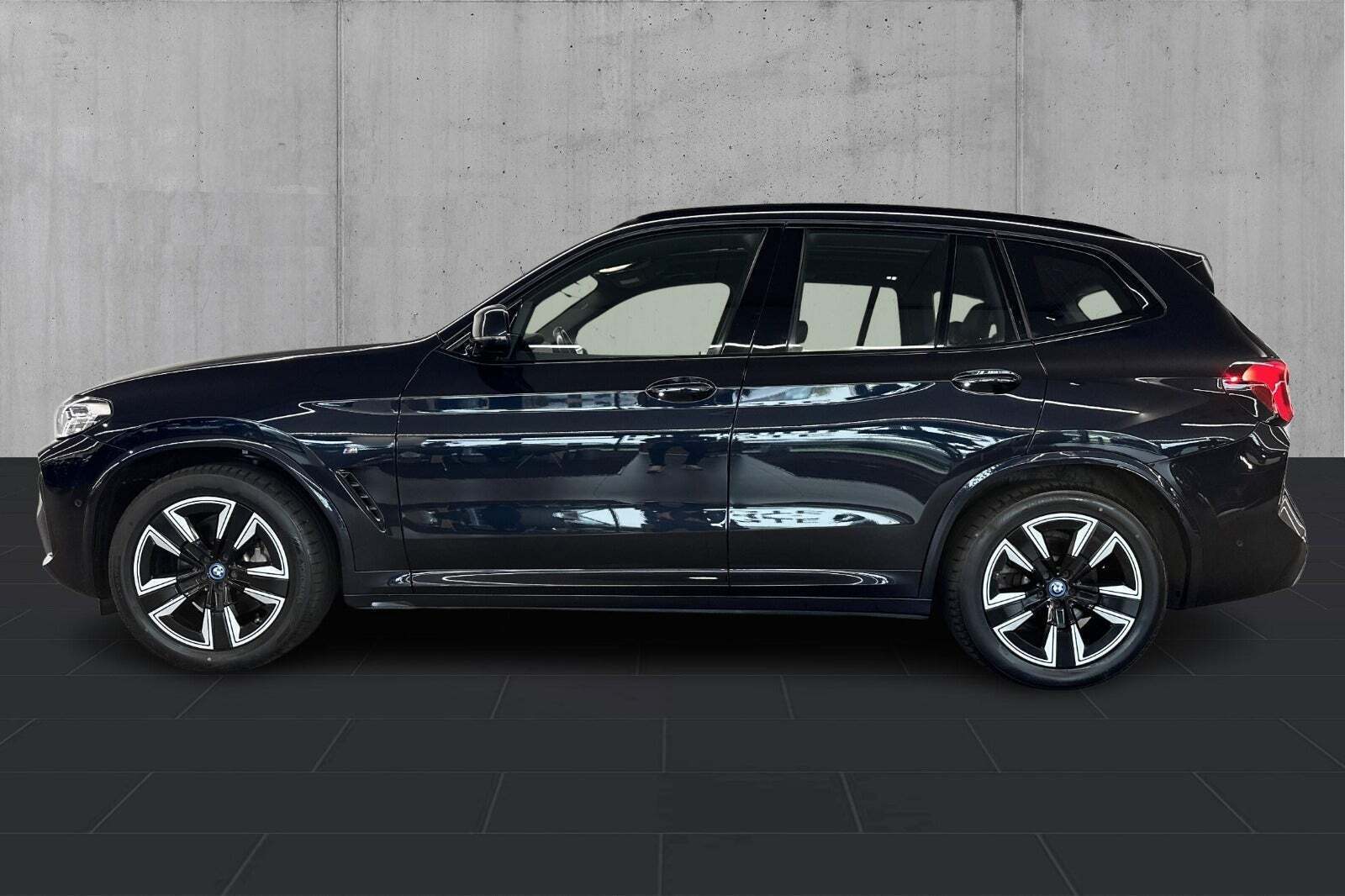 BMW iX3 Charged M-Sport