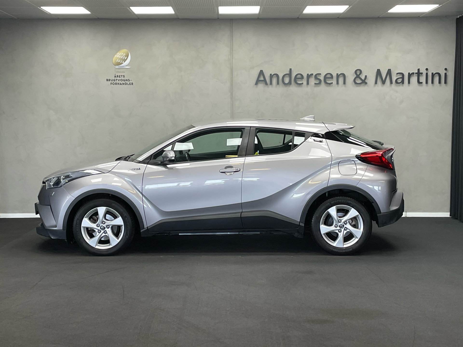 Toyota C-HR 1,8 Hybrid Limited Multidrive S 122HK 5d Aut.