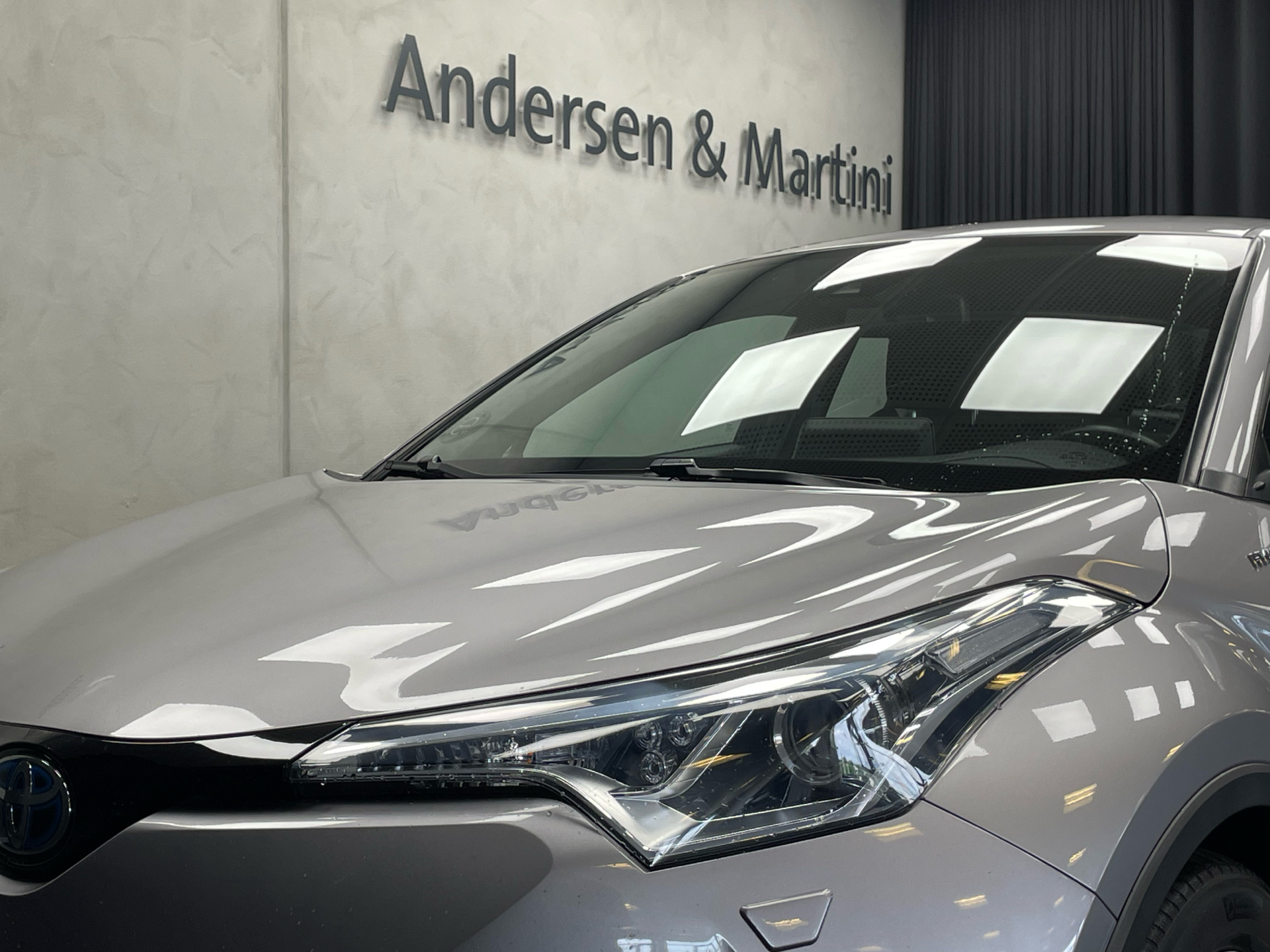 Toyota C-HR 1,8 Hybrid Limited Multidrive S 122HK 5d Aut.