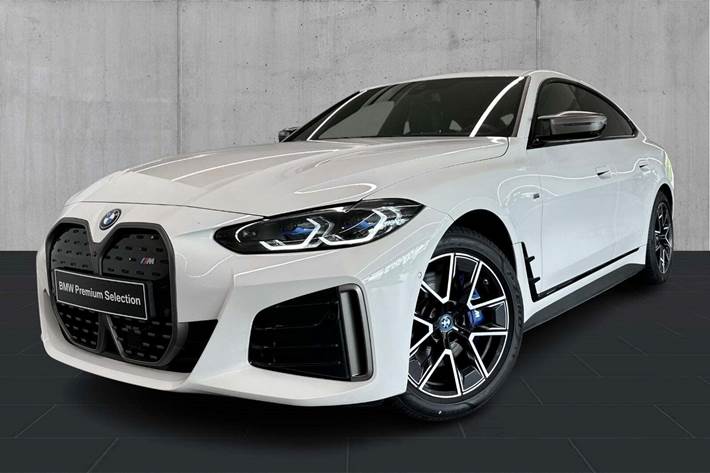 Hvid BMW i4 fra 2024 set udefra