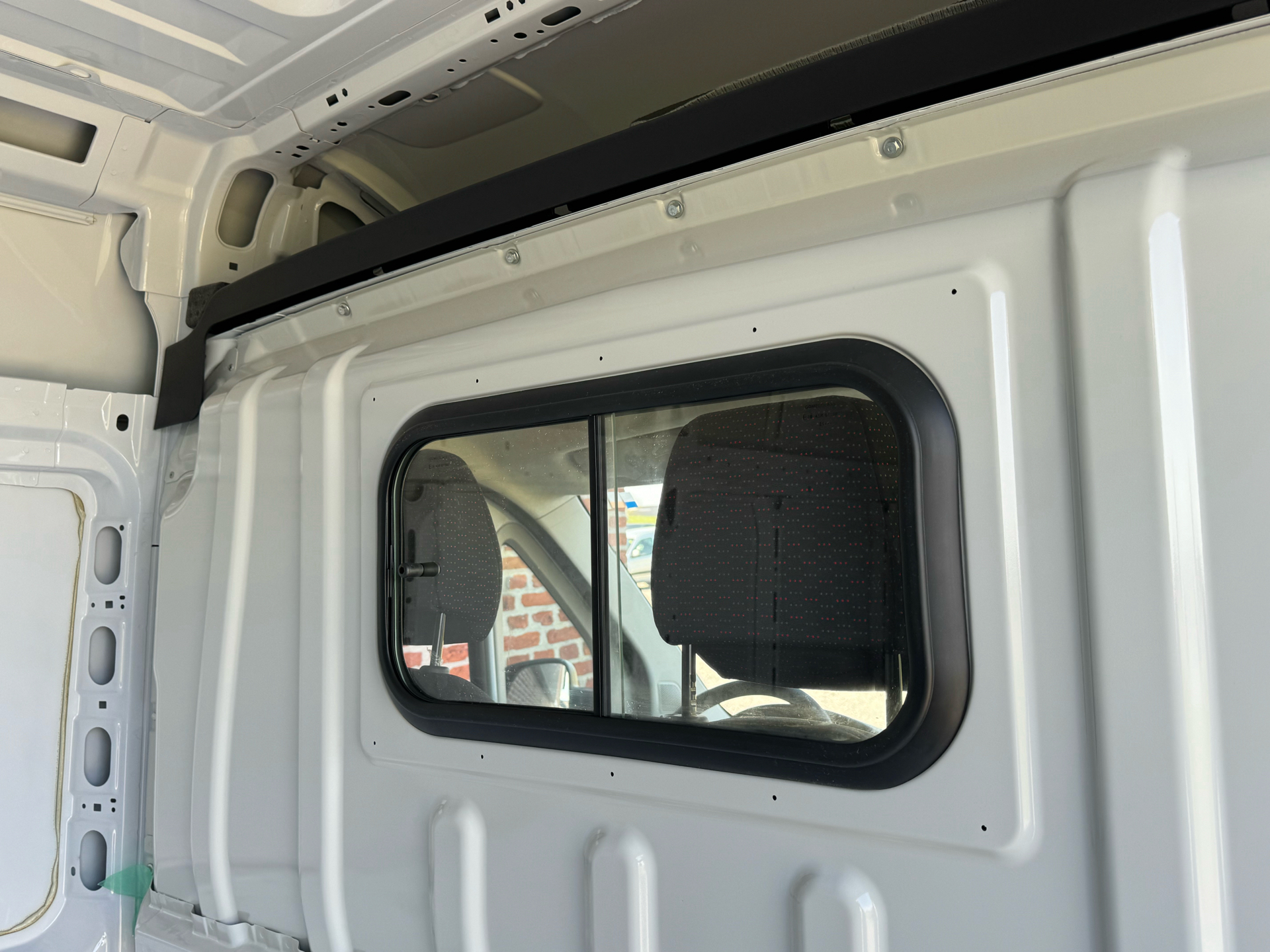 Hvid Citroën Jumper fra 2023 set udefra