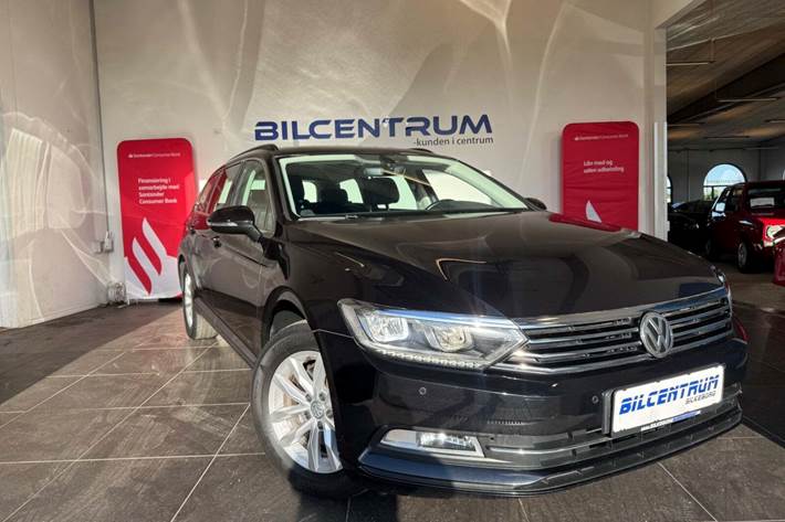 Sort VW Passat fra 2018 set udefra