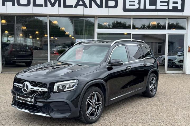 Sort Mercedes GLB200 d fra 2021 set udefra