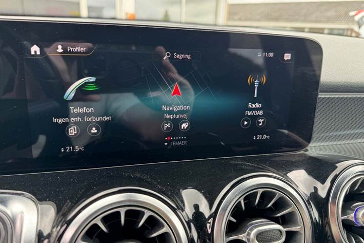 Sort Mercedes GLB200 d fra 2021
