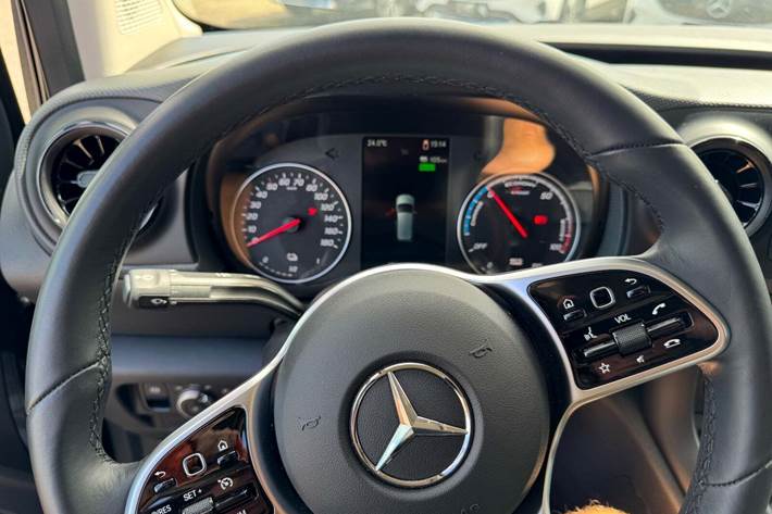 Sort Mercedes eCitan fra 2023