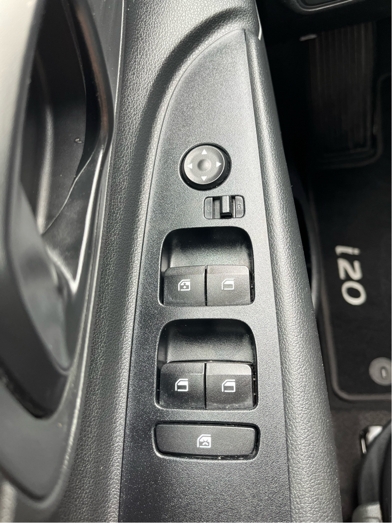 Sort Hyundai i20 fra 2024