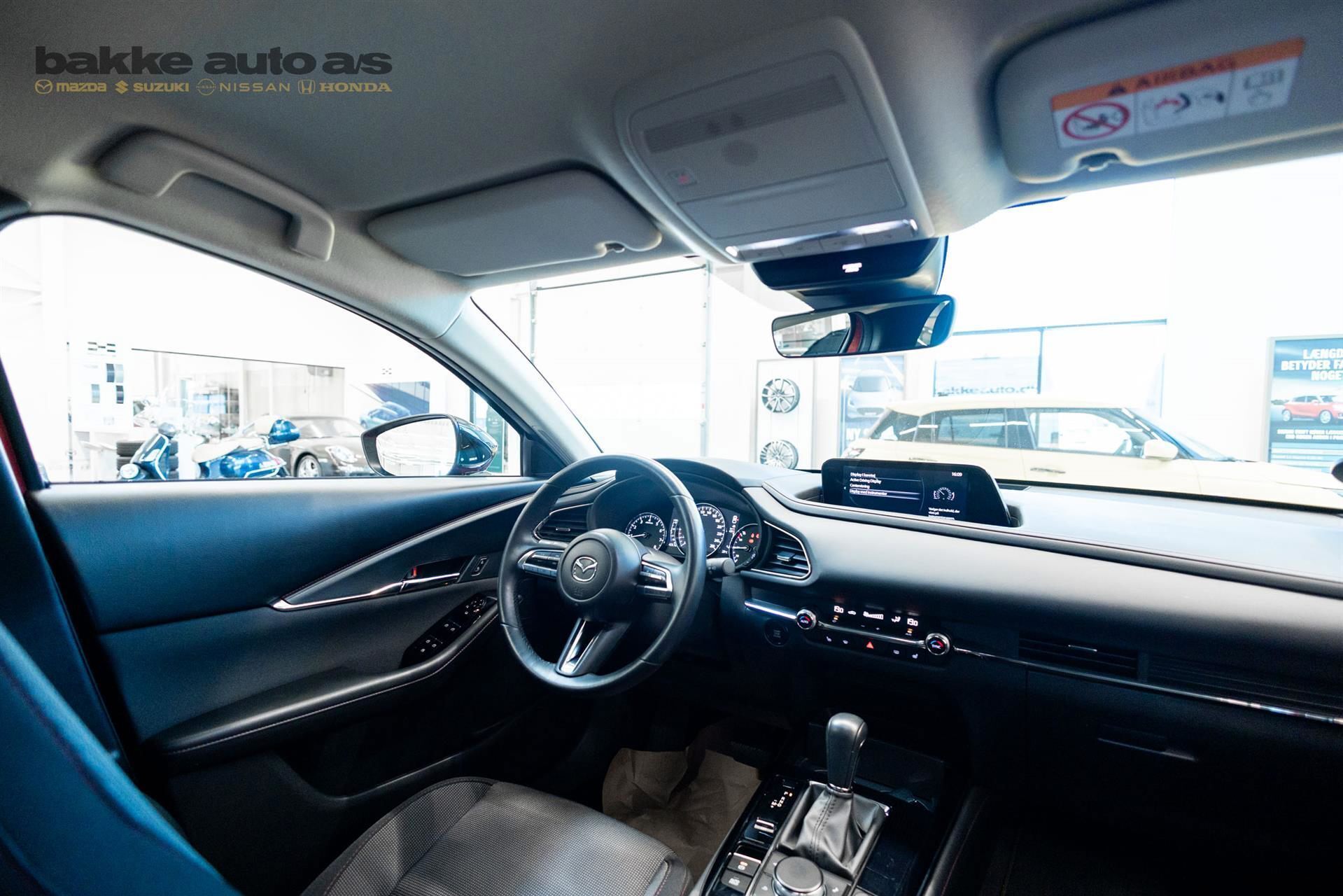 Rød Mazda CX-30 fra 2023