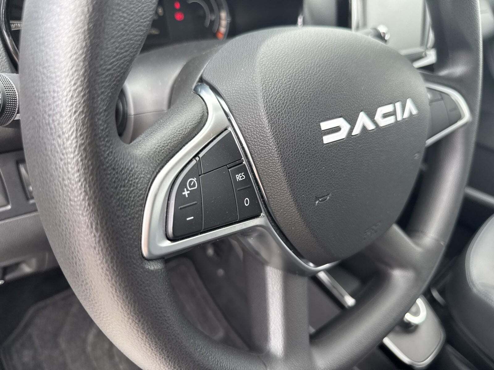 Sølv Dacia Spring fra 2023