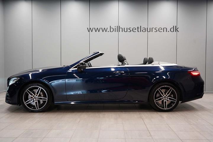 Blå Mercedes E450 fra 2020