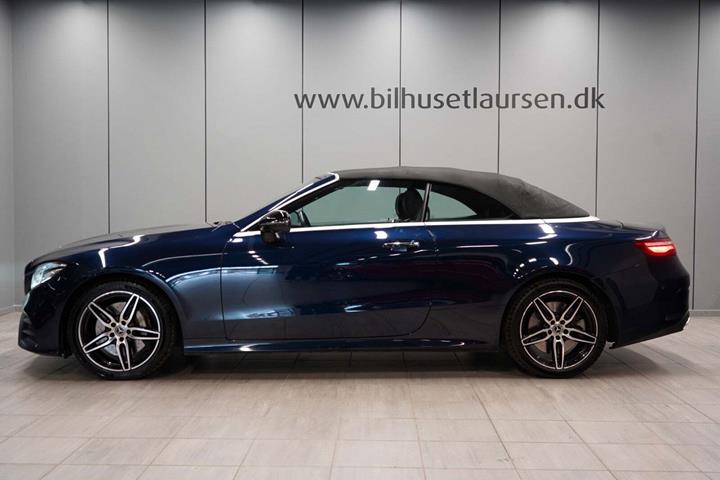 Blå Mercedes E450 fra 2020