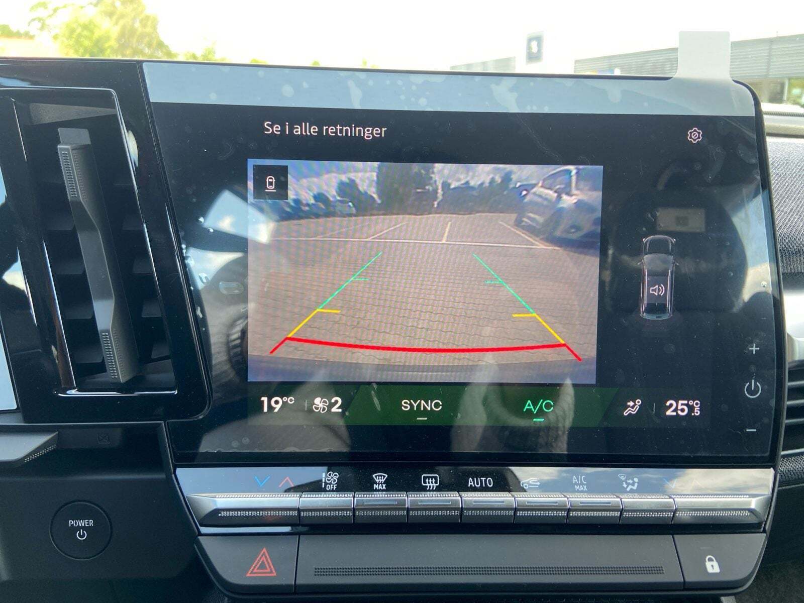 Rød Renault Scenic E-Tech fra 2025