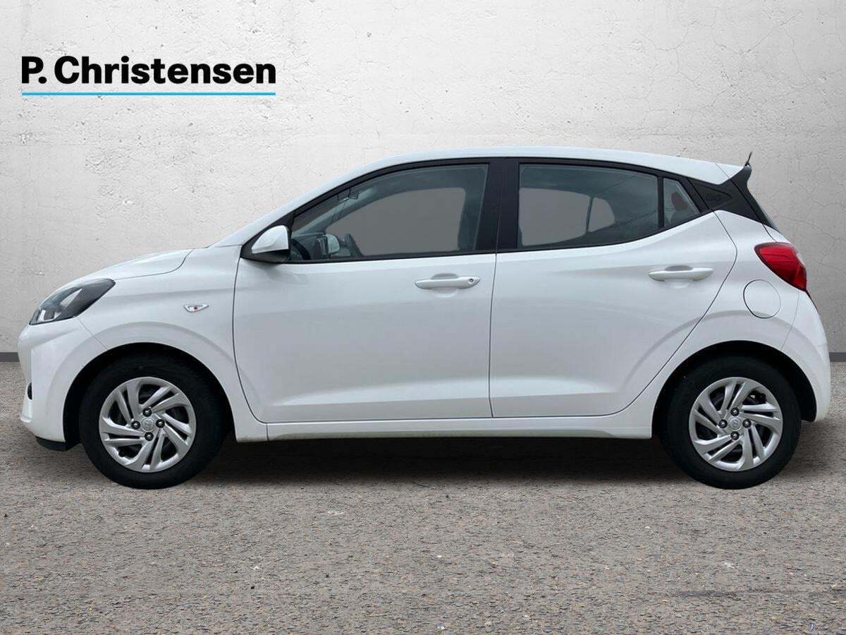 Hvid Hyundai i10 fra 2022