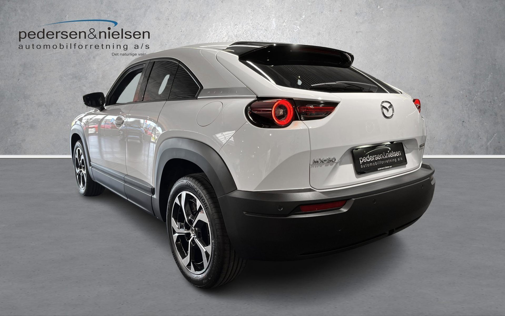 Hvid Mazda MX-30 fra 2025