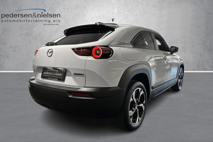 Hvid Mazda MX-30 fra 2025