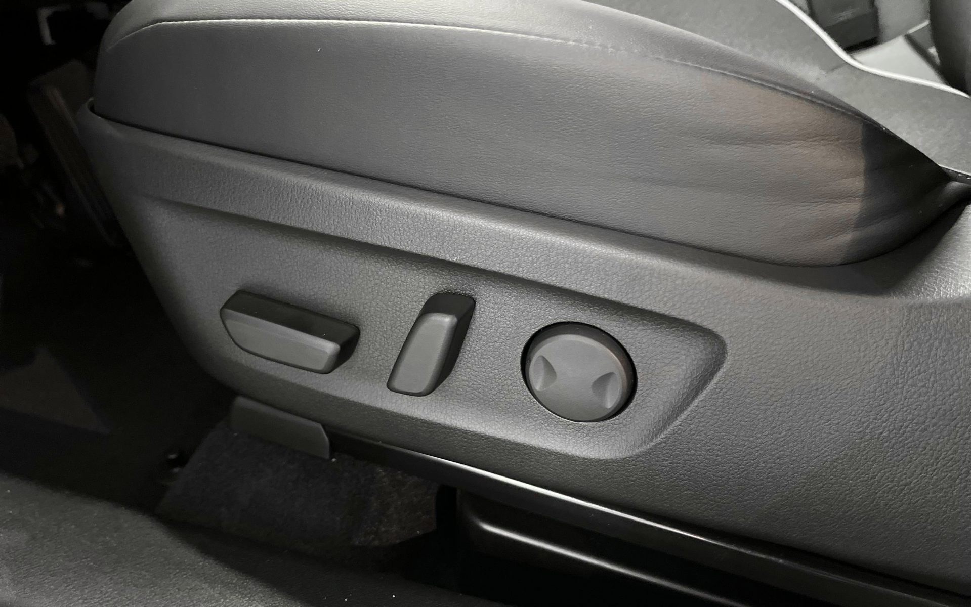 Hvid Mazda MX-30 fra 2025
