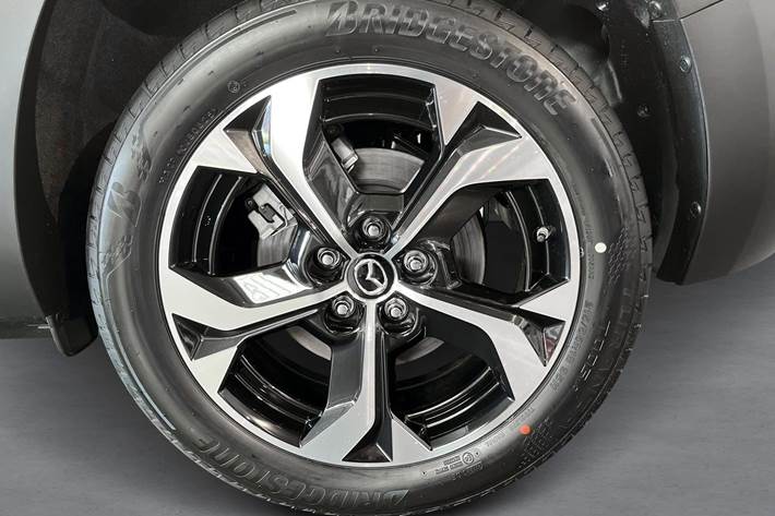Hvid Mazda MX-30 fra 2025