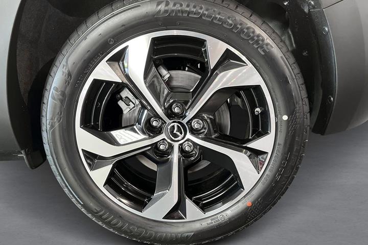 Hvid Mazda MX-30 fra 2025