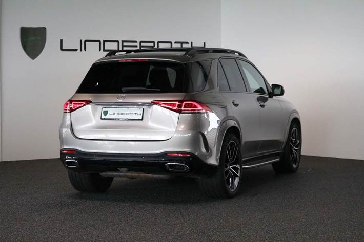 Orange Mercedes GLE450 fra 2019