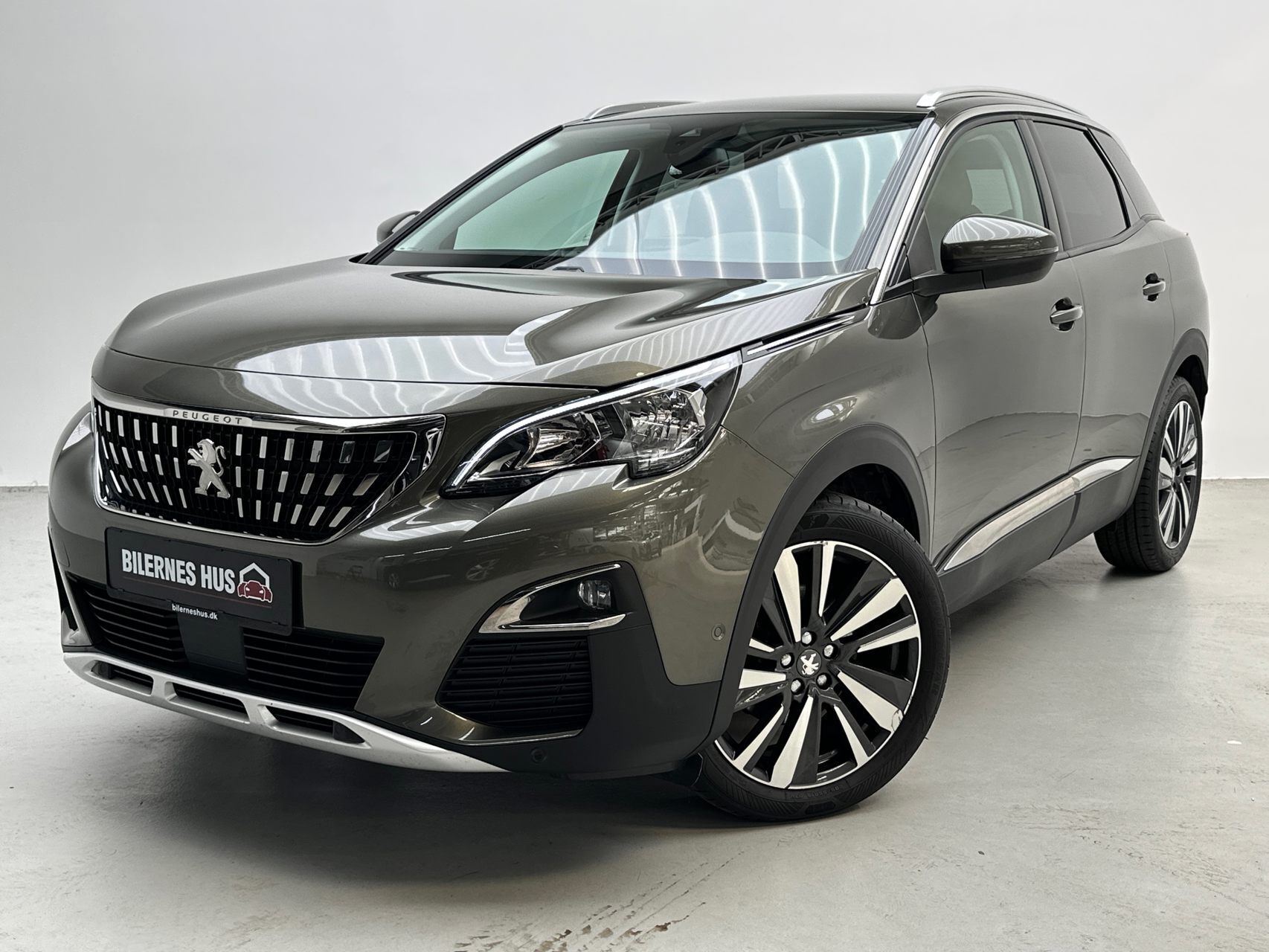 Grøn Peugeot 3008 fra 2020