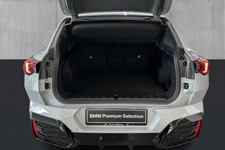 Grå BMW iX2 fra 2024